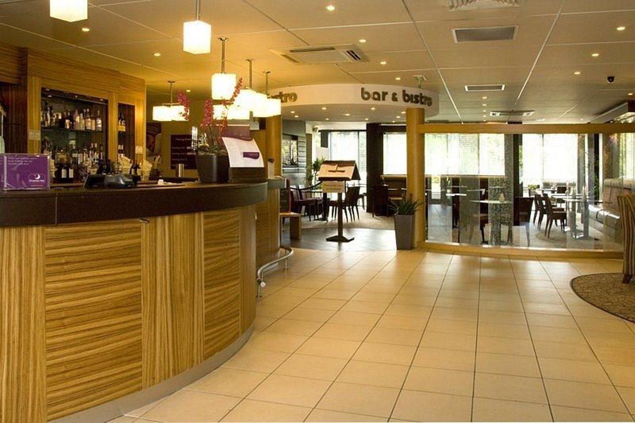 Premier Inn Castleford - Xscape, M62, Jct 32 Buitenkant foto